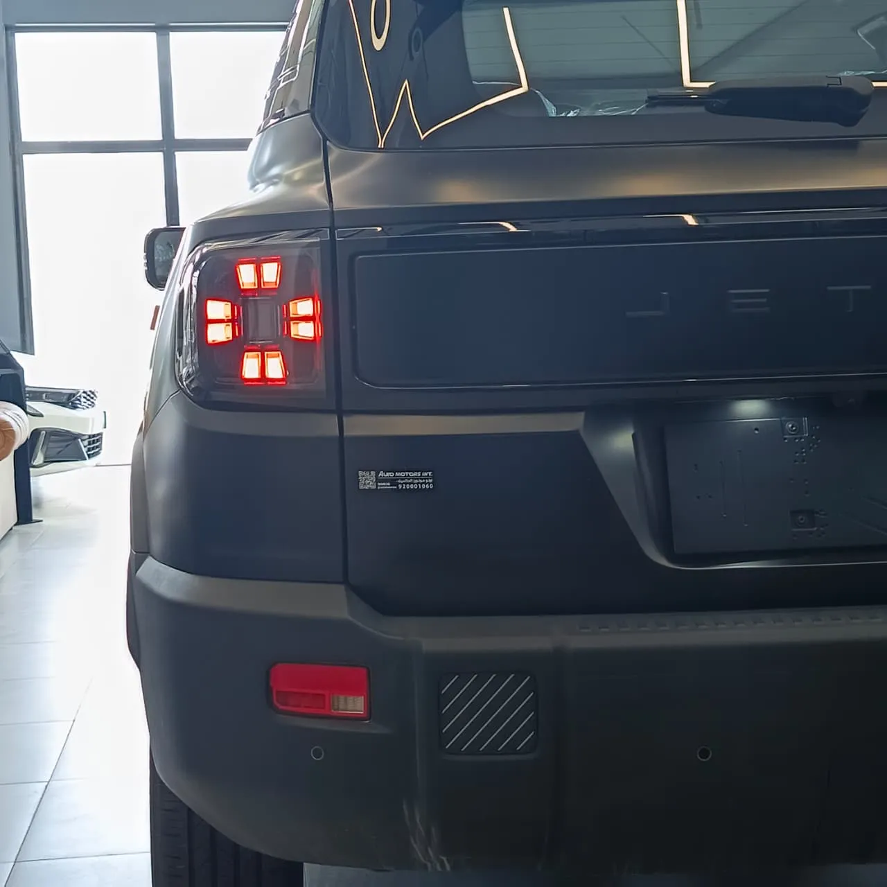 سيارة: جيتور T1 لاكجيري أسود مطفي (Jetour T1 Luxury)