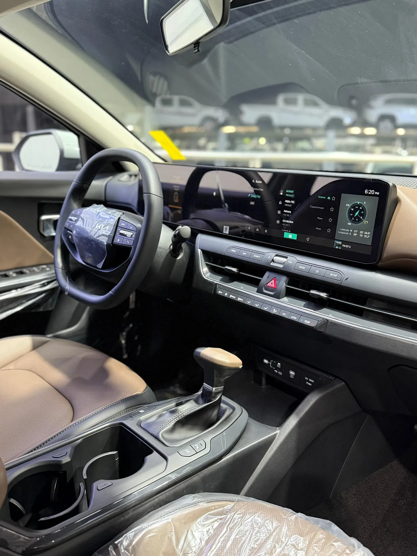 سيارة: كيا K4 GLS 2.0 نص فل (Kia K4 GLS 2.0)